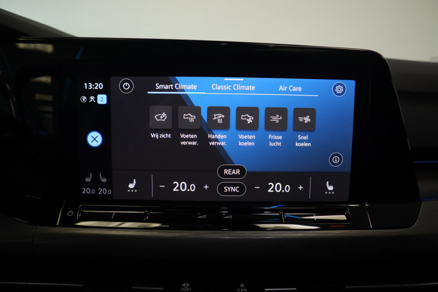 Volkswagen Golf 1.5 eTSI Style Panoramadak Elec.Trekhaak IQ-led