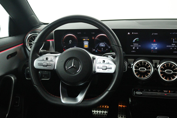 Mercedes-Benz CLA-Klasse 200 Business Solution AMG (SFEERVERLICHTING, CAMERA, LED, STOELVERWARMING, 1e EIGENAAR, GOED ONDERHOUDEN)