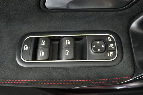 Mercedes-Benz CLA-Klasse 200 Business Solution AMG (SFEERVERLICHTING, CAMERA, LED, STOELVERWARMING, 1e EIGENAAR, GOED ONDERHOUDEN)