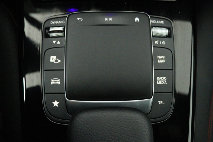 Mercedes-Benz CLA-Klasse 200 Business Solution AMG (SFEERVERLICHTING, CAMERA, LED, STOELVERWARMING, 1e EIGENAAR, GOED ONDERHOUDEN)