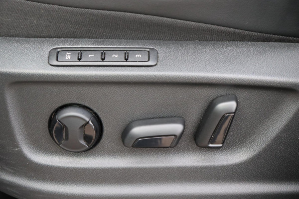 Škoda Kodiaq 1.5 TSI Sportline Business 7persoons org.NL el.trekhaak+klep camera schuifdak stuur+stoelverw.