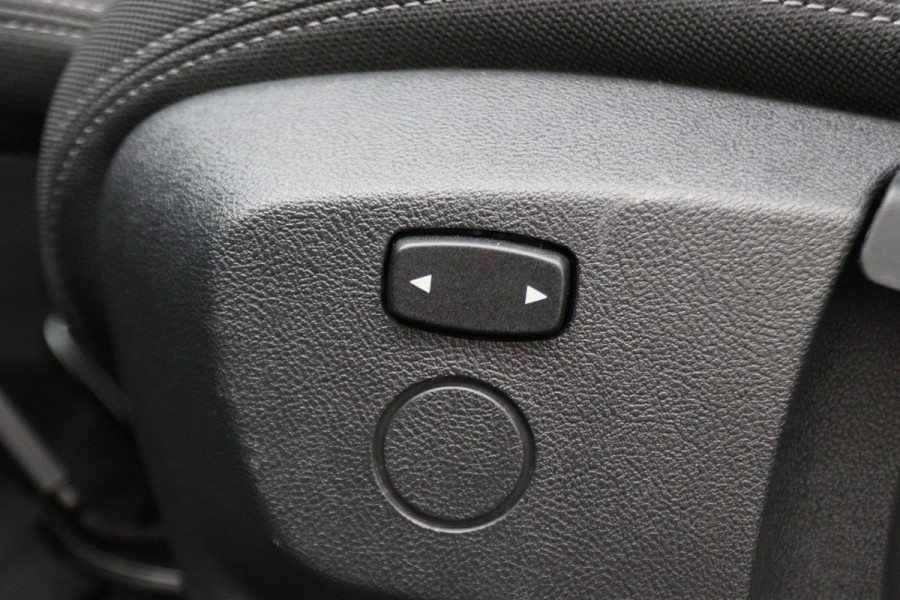 BMW X2 sDrive20i High Executive Automaat LED, Head-Up, Apple Carplay, Stoelverwarming, PDC, 17"