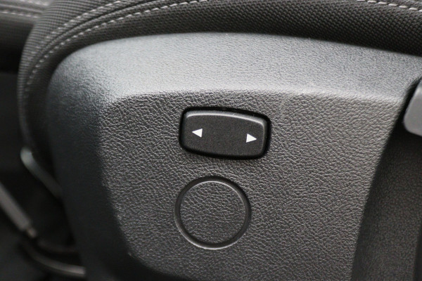 BMW X2 sDrive20i High Executive Automaat LED, Head-Up, Apple Carplay, Stoelverwarming, PDC, 17"