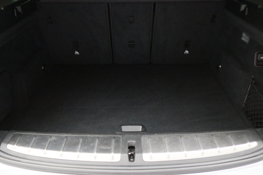 BMW X2 sDrive20i High Executive Automaat LED, Head-Up, Apple Carplay, Stoelverwarming, PDC, 17"