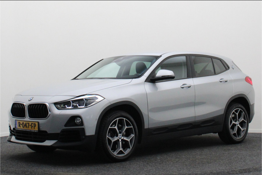 BMW X2 sDrive20i High Executive Automaat LED, Head-Up, Apple Carplay, Stoelverwarming, PDC, 17"