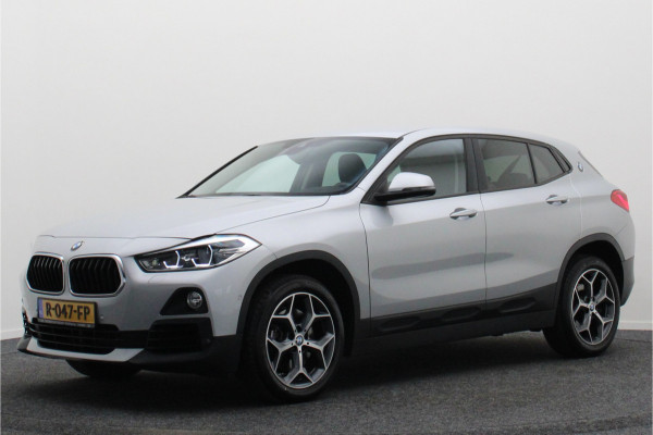 BMW X2 sDrive20i High Executive Automaat LED, Head-Up, Apple Carplay, Stoelverwarming, PDC, 17"