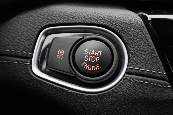 BMW X2 sDrive20i High Executive Automaat LED, Head-Up, Apple Carplay, Stoelverwarming, PDC, 17"