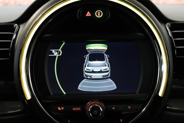 MINI Clubman One Salt Business / Navigatie / LED / Climate Control / Parkeersensoren voor+achter / 16 Inch / Bluetooth / Extra Getint Glas / Cruise Control / Sportstuurwiel / Chrome Line
