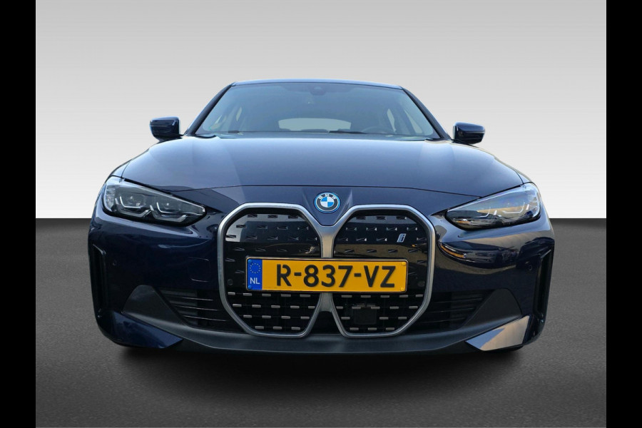 BMW i4 eDrive40 84 kWh | Automaat | Harman & Kardon | Adaptive Cruisecontrol | Elektrische kofferbak |
