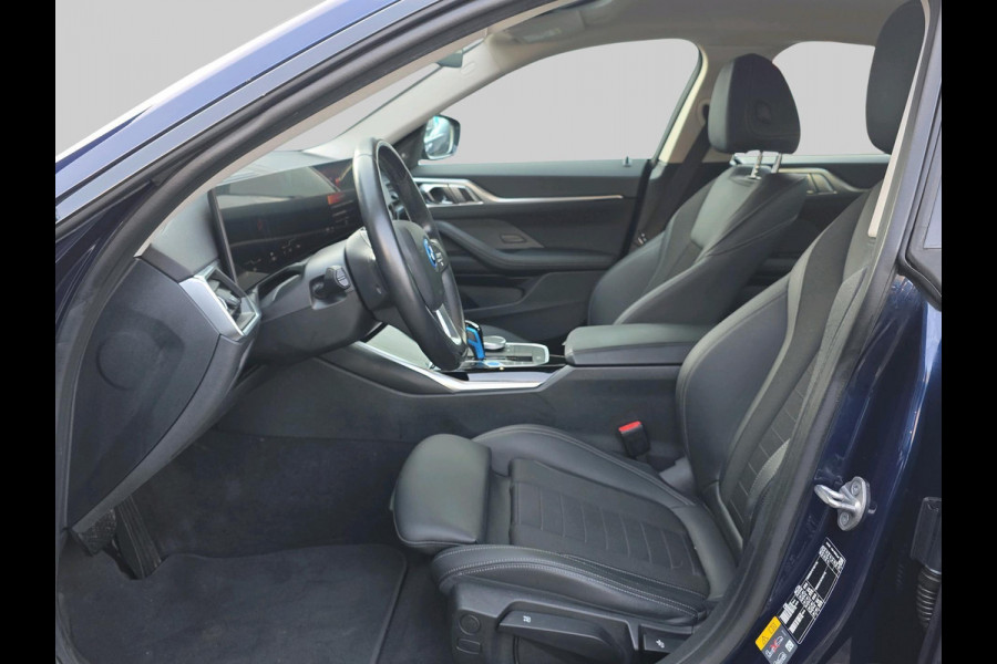 BMW i4 eDrive40 84 kWh | Automaat | Harman & Kardon | Adaptive Cruisecontrol | Elektrische kofferbak |