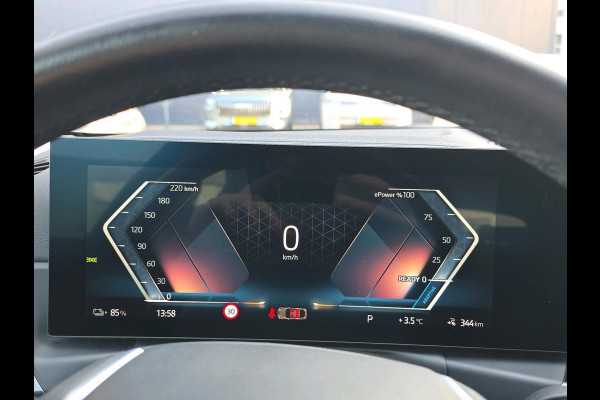 BMW i4 eDrive40 84 kWh | Automaat | Harman & Kardon | Adaptive Cruisecontrol | Elektrische kofferbak |