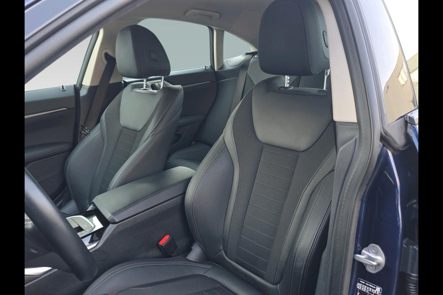 BMW i4 eDrive40 84 kWh | Automaat | Harman & Kardon | Adaptive Cruisecontrol | Elektrische kofferbak |