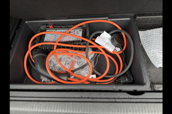 Peugeot 3008 1.6 HYbrid 300 Allure Pack Business PHEV| 300PK!| ADAPTIVE CRUISE CONTROL| STANDKACHEL| STOELVERWARMING| CAMERA VOOR + ACHTER| DODE HOEK SENSOR| ELEKTRISCHE ACHTERKLEP| RIJKLAAR. INCL 12 MND BOVAG GARANTIE