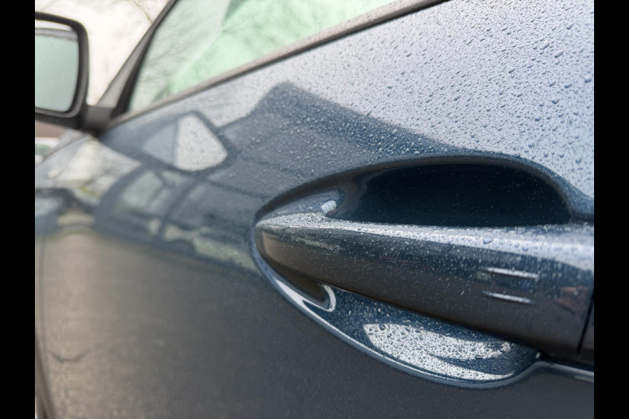 Peugeot 3008 1.6 HYbrid 300 Allure Pack Business PHEV| 300PK!| ADAPTIVE CRUISE CONTROL| STANDKACHEL| STOELVERWARMING| CAMERA VOOR + ACHTER| DODE HOEK SENSOR| ELEKTRISCHE ACHTERKLEP| RIJKLAAR. INCL 12 MND BOVAG GARANTIE