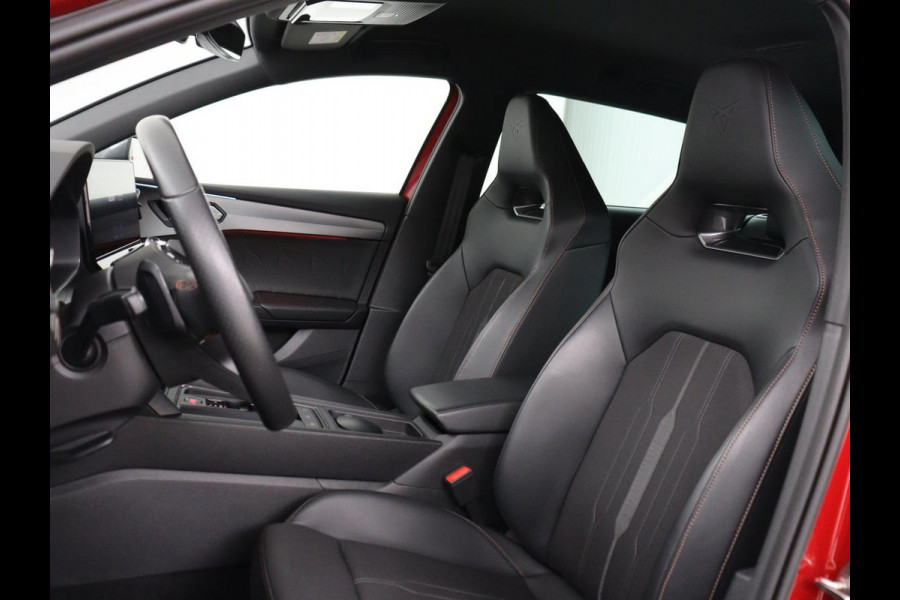 CUPRA Leon 1.4 eHybrid | Trekhaak | Stoelverwarming | Carplay | Camera | Navigatie | Adaptive cruise | Stuurverwarming | Keyless | Full LED | Sportstoelen | PHEV | Plug In