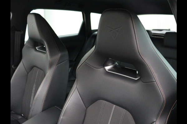 CUPRA Leon 1.4 eHybrid | Trekhaak | Stoelverwarming | Carplay | Camera | Navigatie | Adaptive cruise | Stuurverwarming | Keyless | Full LED | Sportstoelen | PHEV | Plug In