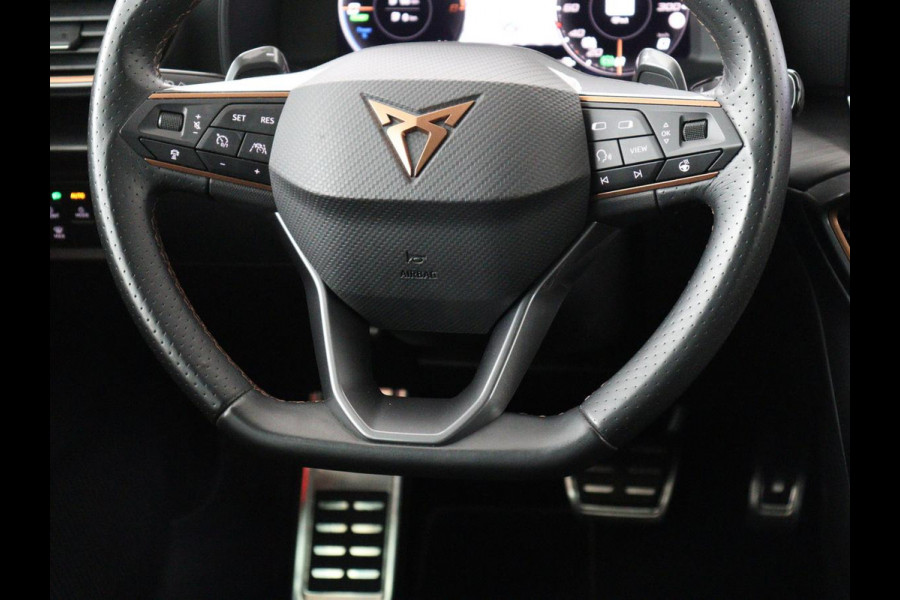 CUPRA Leon 1.4 eHybrid | Trekhaak | Stoelverwarming | Carplay | Camera | Navigatie | Adaptive cruise | Stuurverwarming | Keyless | Full LED | Sportstoelen | PHEV | Plug In