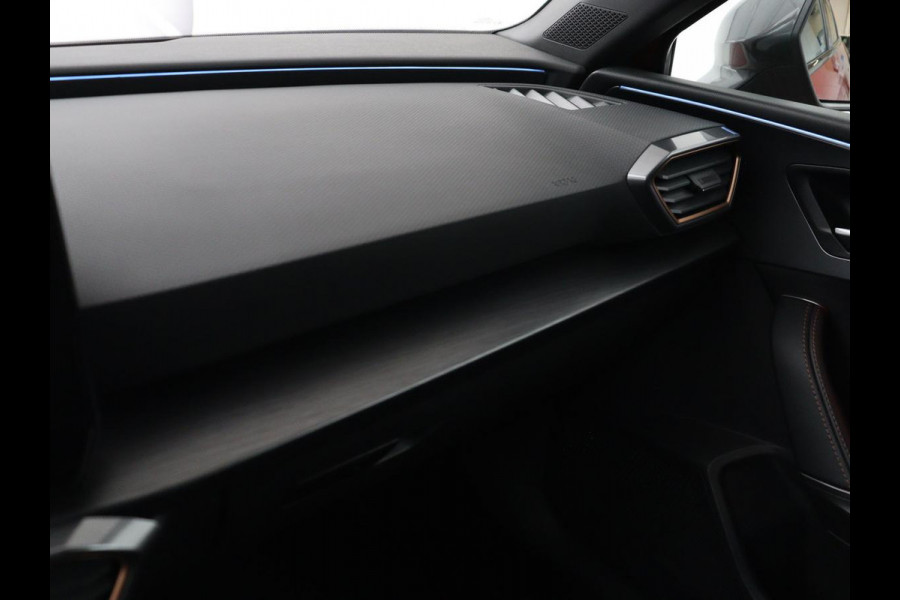 CUPRA Leon 1.4 eHybrid | Trekhaak | Stoelverwarming | Carplay | Camera | Navigatie | Adaptive cruise | Stuurverwarming | Keyless | Full LED | Sportstoelen | PHEV | Plug In