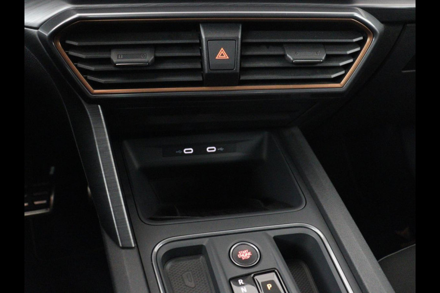 CUPRA Leon 1.4 eHybrid | Trekhaak | Stoelverwarming | Carplay | Camera | Navigatie | Adaptive cruise | Stuurverwarming | Keyless | Full LED | Sportstoelen | PHEV | Plug In