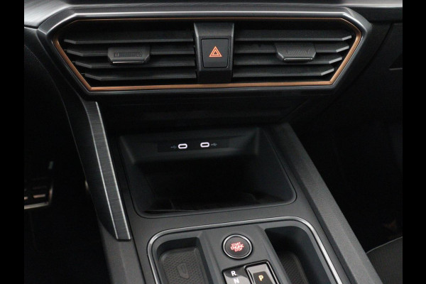 CUPRA Leon 1.4 eHybrid | Trekhaak | Stoelverwarming | Carplay | Camera | Navigatie | Adaptive cruise | Stuurverwarming | Keyless | Full LED | Sportstoelen | PHEV | Plug In