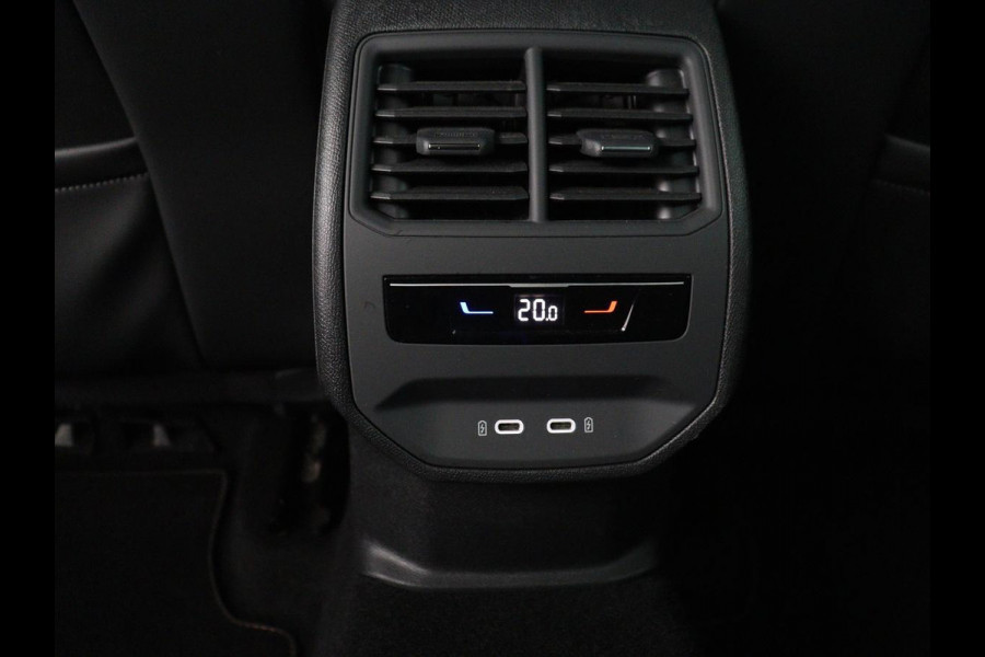 CUPRA Leon 1.4 eHybrid | Trekhaak | Stoelverwarming | Carplay | Camera | Navigatie | Adaptive cruise | Stuurverwarming | Keyless | Full LED | Sportstoelen | PHEV | Plug In