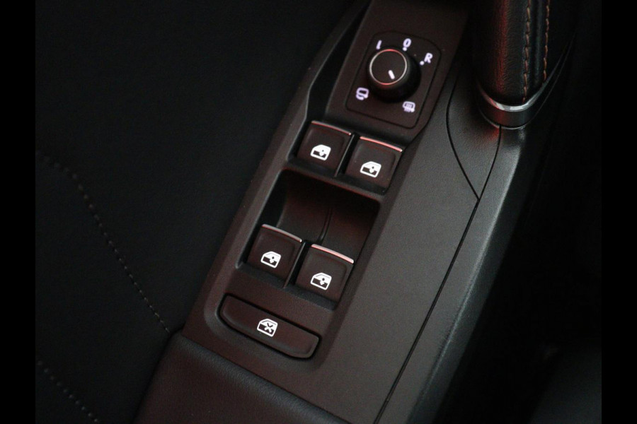 CUPRA Leon 1.4 eHybrid | Trekhaak | Stoelverwarming | Carplay | Camera | Navigatie | Adaptive cruise | Stuurverwarming | Keyless | Full LED | Sportstoelen | PHEV | Plug In