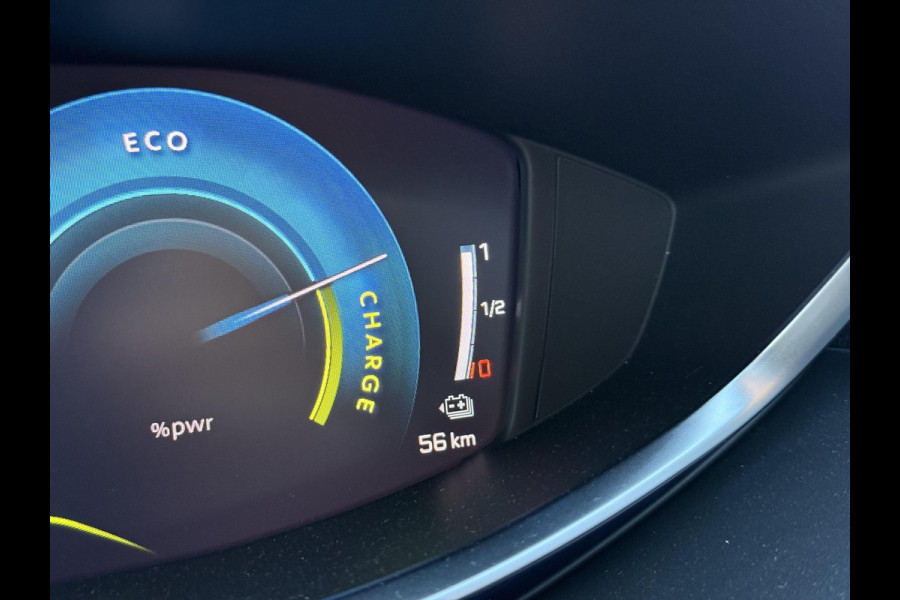 Peugeot 3008 1.6 HYbrid4 300 GT BLACK OPTIC BOMVOL! 22.000KM!| BLACK| STOEL VERWARMING | MASSAGE STOELEN | ELEKT. STOELEN MET GEHEUGEN | ADAPTIVE CRUISE | 12MND BOVAG GARANTIE | ELEKT. ACHTERKLEP | PANO DAK | FOCAL AUDIO|