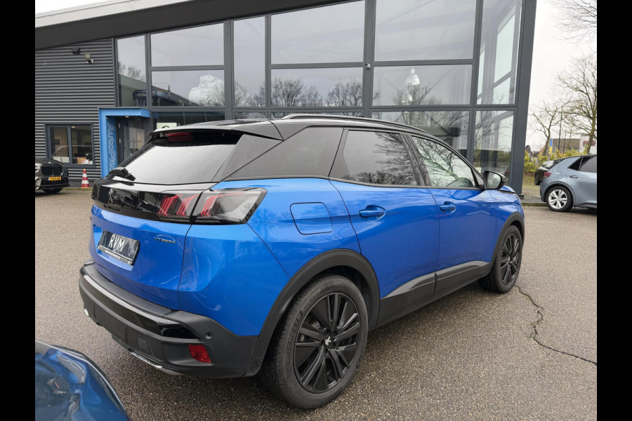 Peugeot 3008 1.6 HYbrid4 300 GT BLACK OPTIC BOMVOL! 22.000KM!| BLACK| STOEL VERWARMING | MASSAGE STOELEN | ELEKT. STOELEN MET GEHEUGEN | ADAPTIVE CRUISE | 12MND BOVAG GARANTIE | ELEKT. ACHTERKLEP | PANO DAK | FOCAL AUDIO|