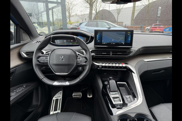 Peugeot 3008 1.6 HYbrid4 300 GT BLACK OPTIC BOMVOL! 22.000KM!| BLACK| STOEL VERWARMING | MASSAGE STOELEN | ELEKT. STOELEN MET GEHEUGEN | ADAPTIVE CRUISE | 12MND BOVAG GARANTIE | ELEKT. ACHTERKLEP | PANO DAK | FOCAL AUDIO|