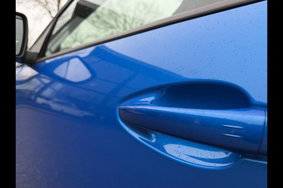 Peugeot 3008 1.6 HYbrid4 300 GT BLACK OPTIC BOMVOL! 22.000KM!| BLACK| STOEL VERWARMING | MASSAGE STOELEN | ELEKT. STOELEN MET GEHEUGEN | ADAPTIVE CRUISE | 12MND BOVAG GARANTIE | ELEKT. ACHTERKLEP | PANO DAK | FOCAL AUDIO|