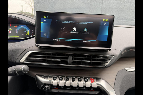 Peugeot 3008 1.6 HYbrid4 300 GT BLACK OPTIC BOMVOL! 22.000KM!| BLACK| STOEL VERWARMING | MASSAGE STOELEN | ELEKT. STOELEN MET GEHEUGEN | ADAPTIVE CRUISE | 12MND BOVAG GARANTIE | ELEKT. ACHTERKLEP | PANO DAK | FOCAL AUDIO|