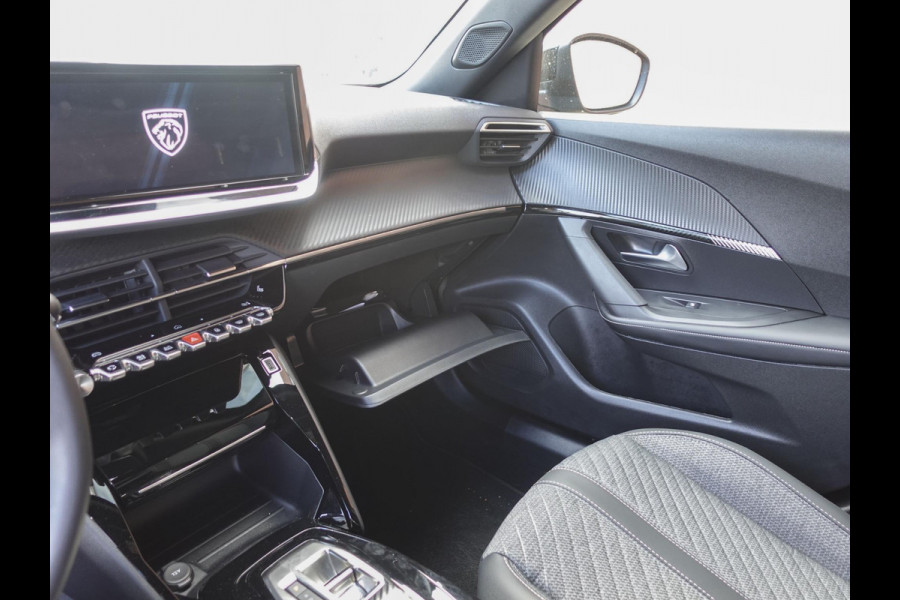 Peugeot 2008 1.2 PureTech 130pk Automaat Allure | Navigatie | Apple Carplay/Android Auto | 360 camera | Parkeersensoren | Blind Spot Assist | Adaptive Cruise Control | Stoelverwarming | Getinte ramen | Climate Control