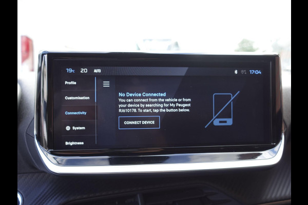 Peugeot 2008 1.2 PureTech 130pk Automaat Allure | Navigatie | Apple Carplay/Android Auto | 360 camera | Parkeersensoren | Blind Spot Assist | Adaptive Cruise Control | Stoelverwarming | Getinte ramen | Climate Control