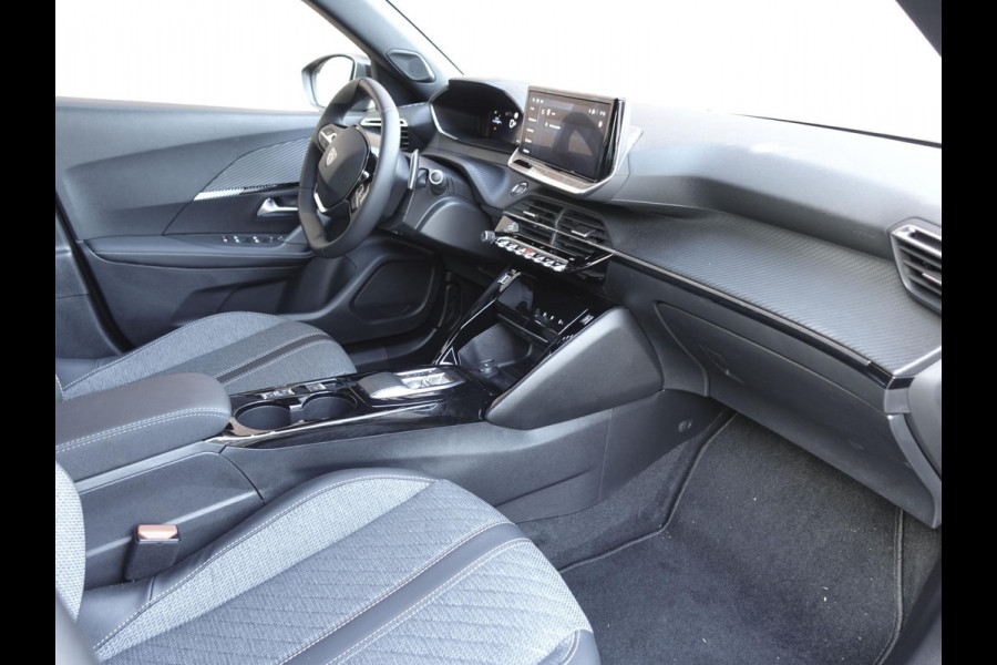 Peugeot 2008 1.2 PureTech 130pk Automaat Allure | Navigatie | Apple Carplay/Android Auto | 360 camera | Parkeersensoren | Blind Spot Assist | Adaptive Cruise Control | Stoelverwarming | Getinte ramen | Climate Control