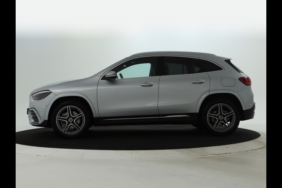 Mercedes-Benz GLA 250 e Star Edition AMG Line Inclusief 24 maanden Mercedes-Benz Certified garantie voor Europa.