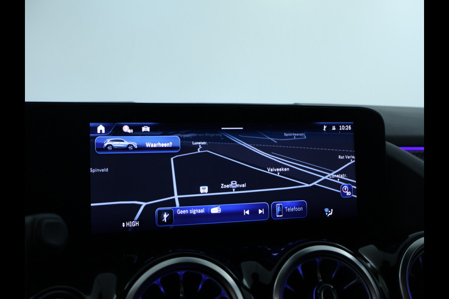 Mercedes-Benz GLA 250 e Star Edition AMG Line Inclusief 24 maanden Mercedes-Benz Certified garantie voor Europa.