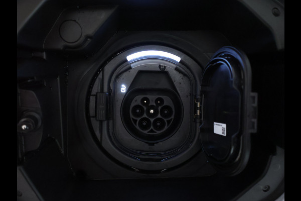 Mercedes-Benz GLA 250 e Star Edition AMG Line Inclusief 24 maanden Mercedes-Benz Certified garantie voor Europa.