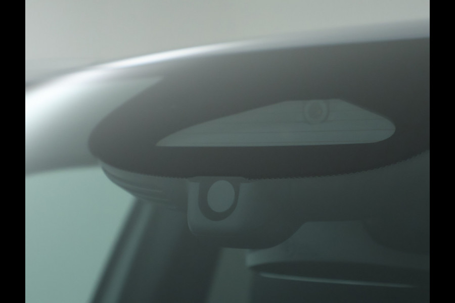 Mercedes-Benz GLA 250 e Star Edition AMG Line Inclusief 24 maanden Mercedes-Benz Certified garantie voor Europa.