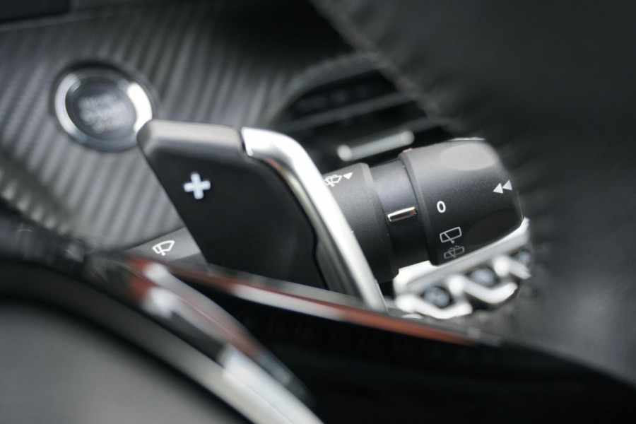 Peugeot 208 Hybrid 100 e-DCS6 Allure + CAMERA / KEYLESS / CARPLAY