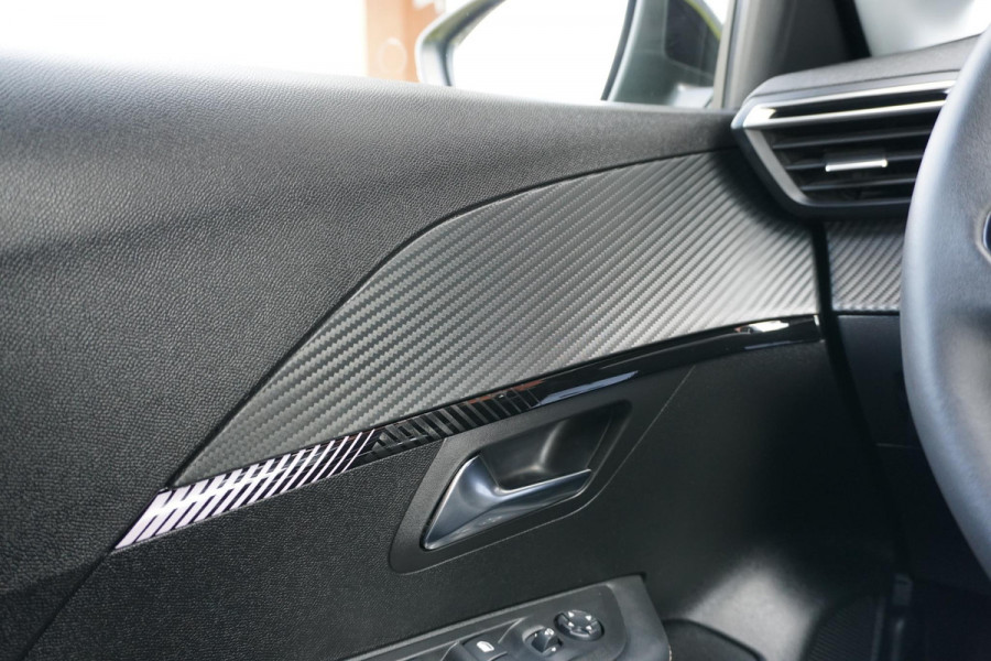 Peugeot 208 Hybrid 100 e-DCS6 Allure + CAMERA / KEYLESS / CARPLAY