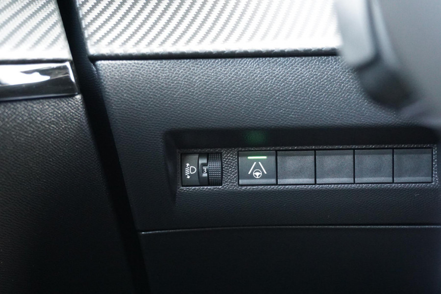 Peugeot 208 Hybrid 100 e-DCS6 Allure + CAMERA / KEYLESS / CARPLAY