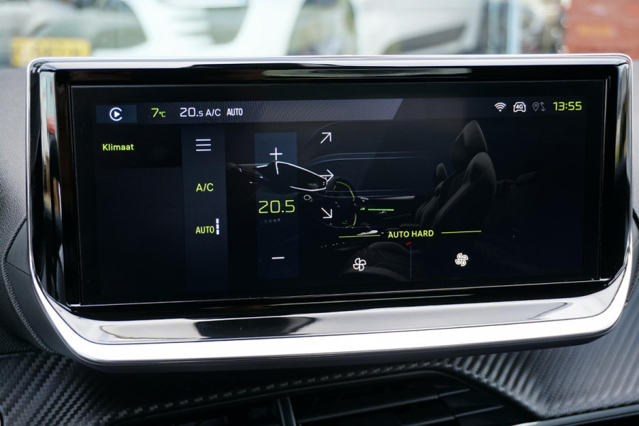 Peugeot 208 Hybrid 100 e-DCS6 Allure + CAMERA / KEYLESS / CARPLAY