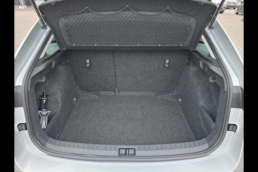 Škoda SCALA 1.5 TSI Ambition Business | Automaat | Climatronic | App-connect | Stoelverwarming | Camera |