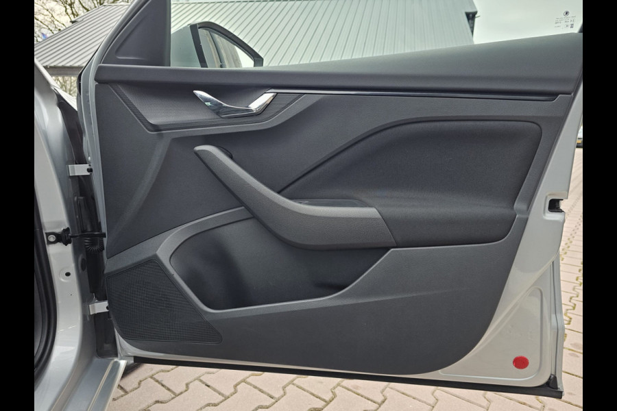 Škoda SCALA 1.5 TSI Ambition Business | Automaat | Climatronic | App-connect | Stoelverwarming | Camera |