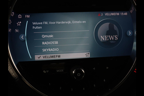 MINI Mini Electric Yours 33kWh | SOH 100% | Panoramadak | Leder | Stoelverwarming | Camera | Warmtepomp | Keyless | Head-Up | Carplay | Navigatie | Full LED | Park Assist