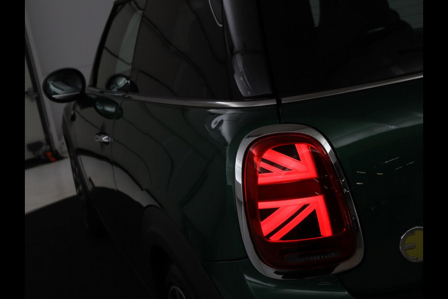 MINI Mini Electric Yours 33kWh | SOH 100% | Panoramadak | Leder | Stoelverwarming | Camera | Warmtepomp | Keyless | Head-Up | Carplay | Navigatie | Full LED | Park Assist