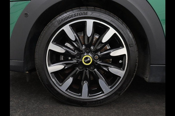 MINI Mini Electric Yours 33kWh | SOH 100% | Panoramadak | Leder | Stoelverwarming | Camera | Warmtepomp | Keyless | Head-Up | Carplay | Navigatie | Full LED | Park Assist