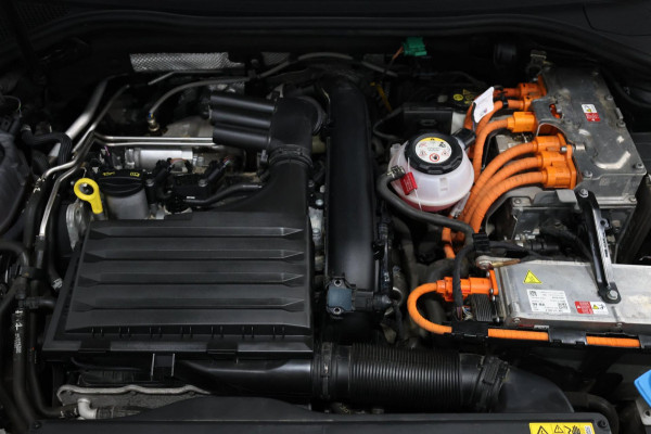 Audi A3 45 TFSIe S Edition 3x S-line LED/VIRTUAL/SFEER/PANO/HALF LEDER+S.VERWARMING/18"LMV/PDC/LINE/ACC/12 MND GARANTIE!