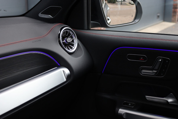 Mercedes-Benz EQB 350 4MATIC AMG Line 71 kWh | 40.500,- Netto | Distronic | Memory | HUD | Verwarmd Stuurwiel | Trekhaak | Burmester | Panoramadak | Keyless Go | Surround Camera |  Vario-Achterbank |
