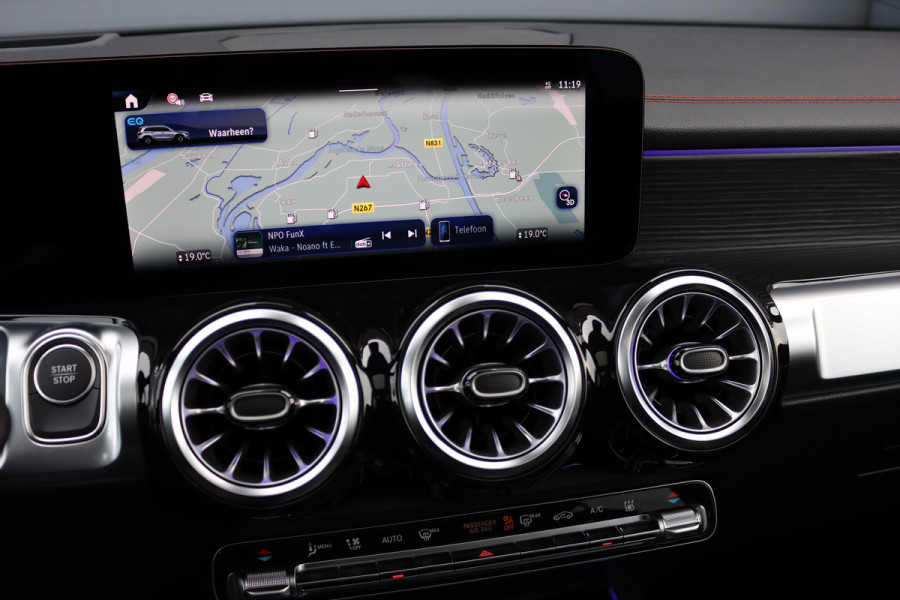 Mercedes-Benz EQB 350 4MATIC AMG Line 71 kWh | 40.500,- Netto | Distronic | Memory | HUD | Verwarmd Stuurwiel | Trekhaak | Burmester | Panoramadak | Keyless Go | Surround Camera |  Vario-Achterbank |